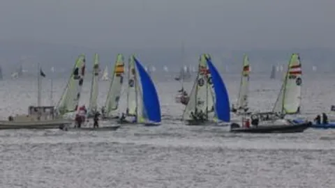 成都首迎世运会“竹梦”火炬传递盛况